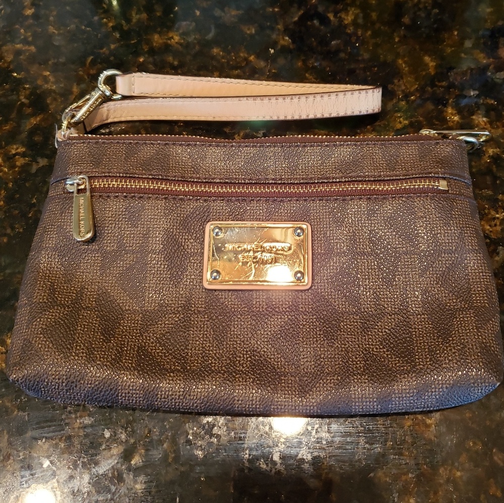 Michael Kors wristlet